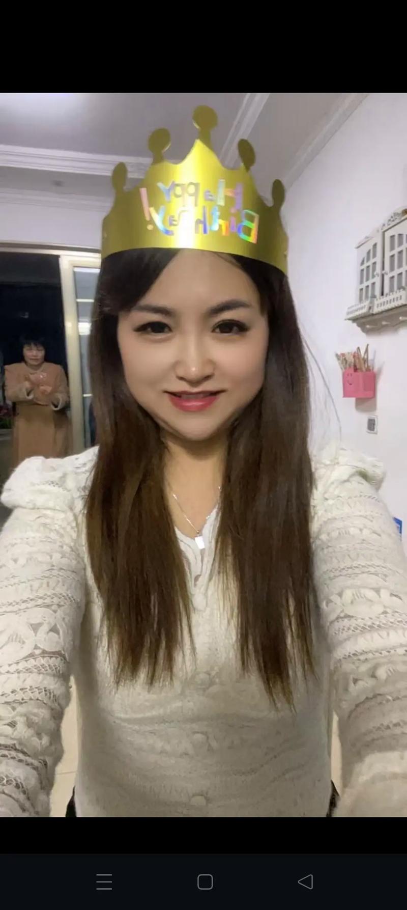 新澳2025正版免費資料和养3弟妹女生遭堵门与女孩不堪养活三弟妹压力轻生续