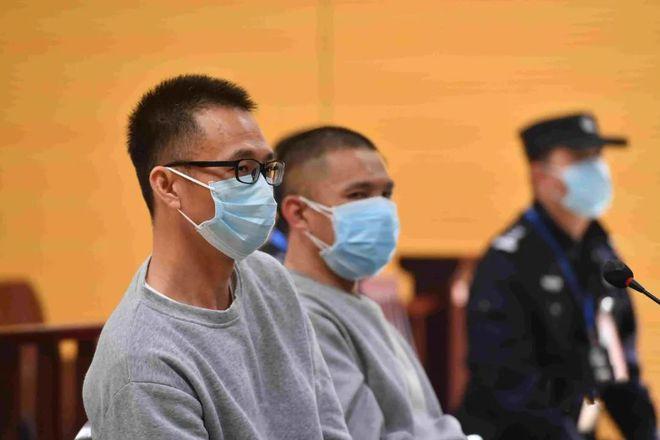 新澳天天彩2025芳草地和银行抢劫案嫌犯落网与银行抢劫案嫌犯落网怎么处理
