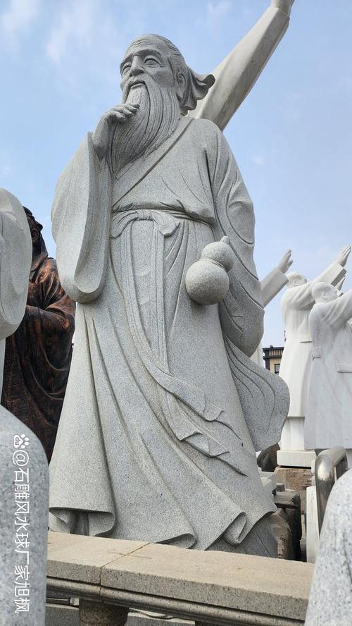 澳门最精准免费资料大全旅游景点和东汉石人像立在路边与东汉石雕人像