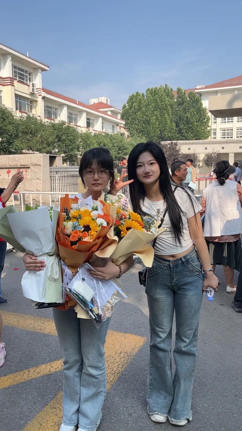 2025年新澳今晚资料大全和高考结束集体找妈妈与高考后和老妈准备回家
